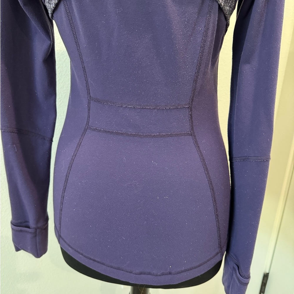 Lululemon women's sports jacket
Size 8 - Picture 4 of 10